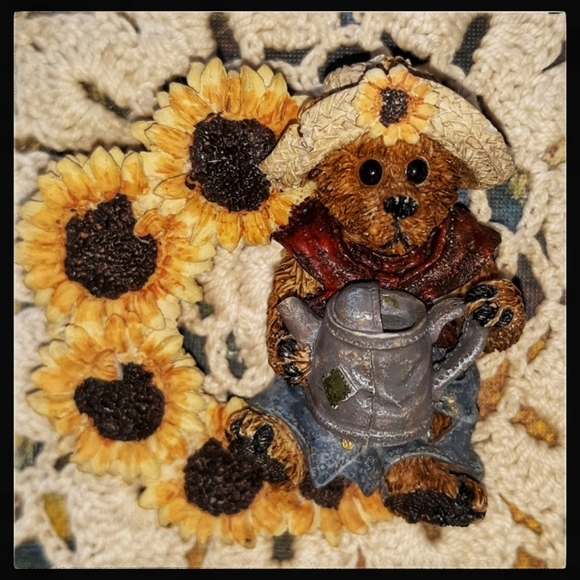 Boyds Bears Jewelry - 🐻🌻BOYD'S RESIN  TEDDY BEAR PIN🌻